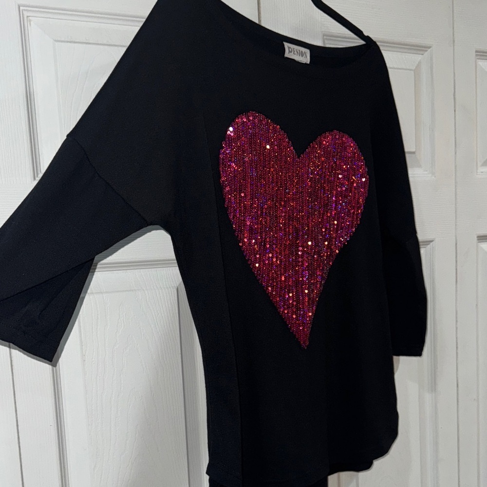 Sparkle Casual 3/4 Sleeve Sequin Heart Crew Neck too Glitter Valentines - Picture 6 of 6